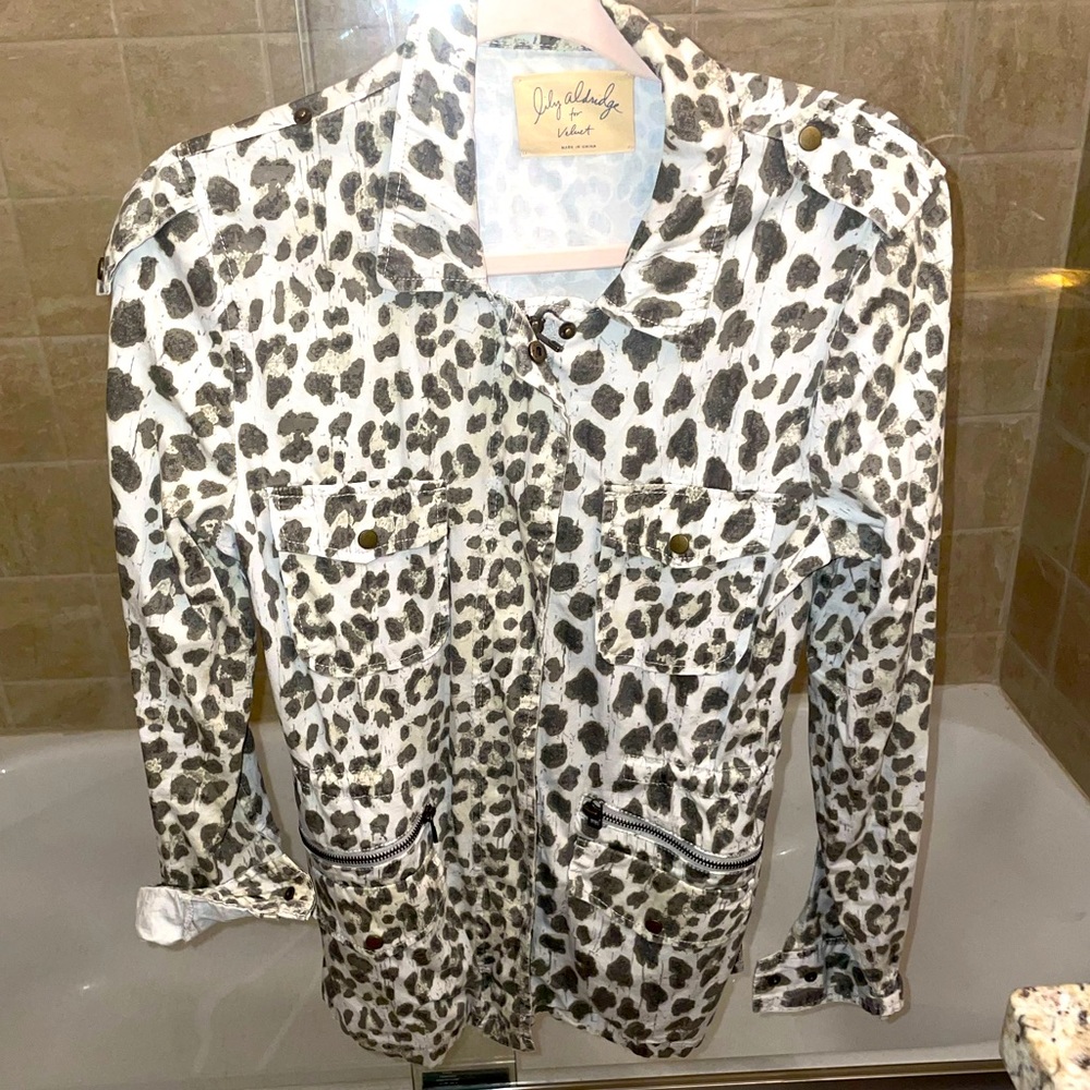 Leopard jacket; zipper and drawstring inside; good condition!